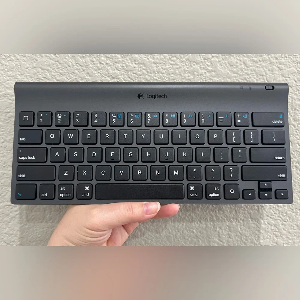 🎉2/$20) Logitech KEYBOARD Y-R0021 For iPad iOS Android Tablet Bluetooth